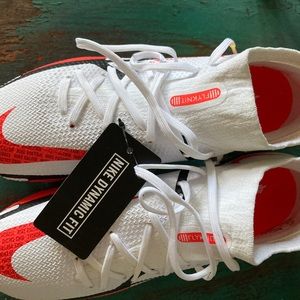 Size 5.5 Y NWT soccer cleat